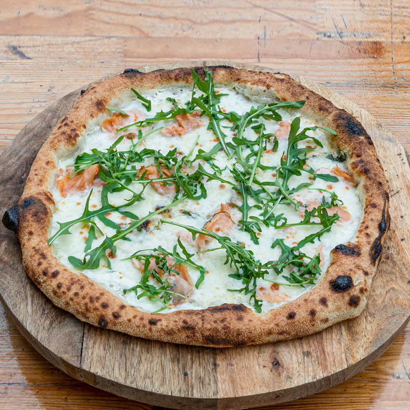 Salmone, Crème fraîche, mozzarella, saumon, citron, roquette